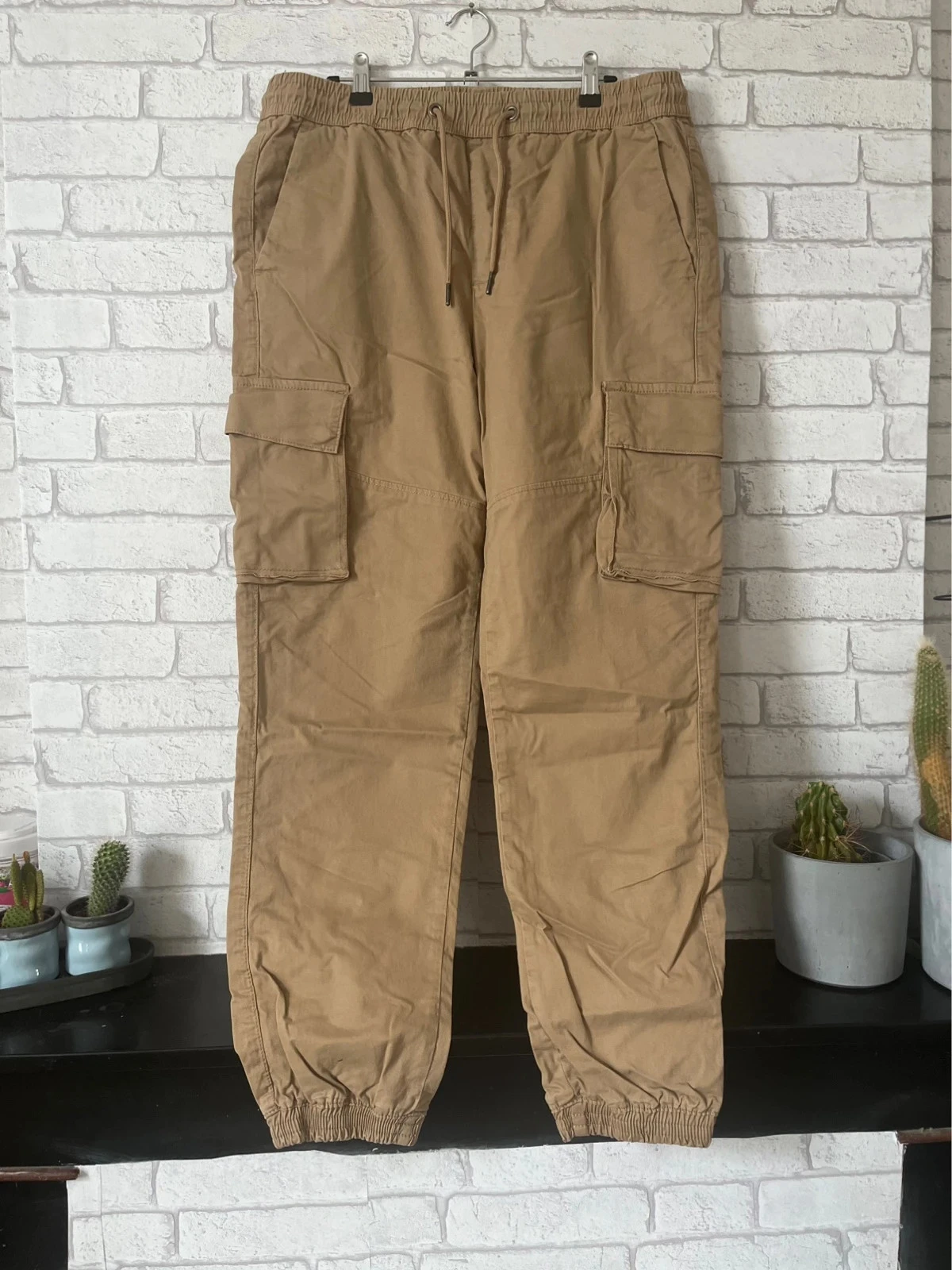 Pantalon cargo homme Kiabi Comfort Fit – Taille 40– Beige sable – Très bon état